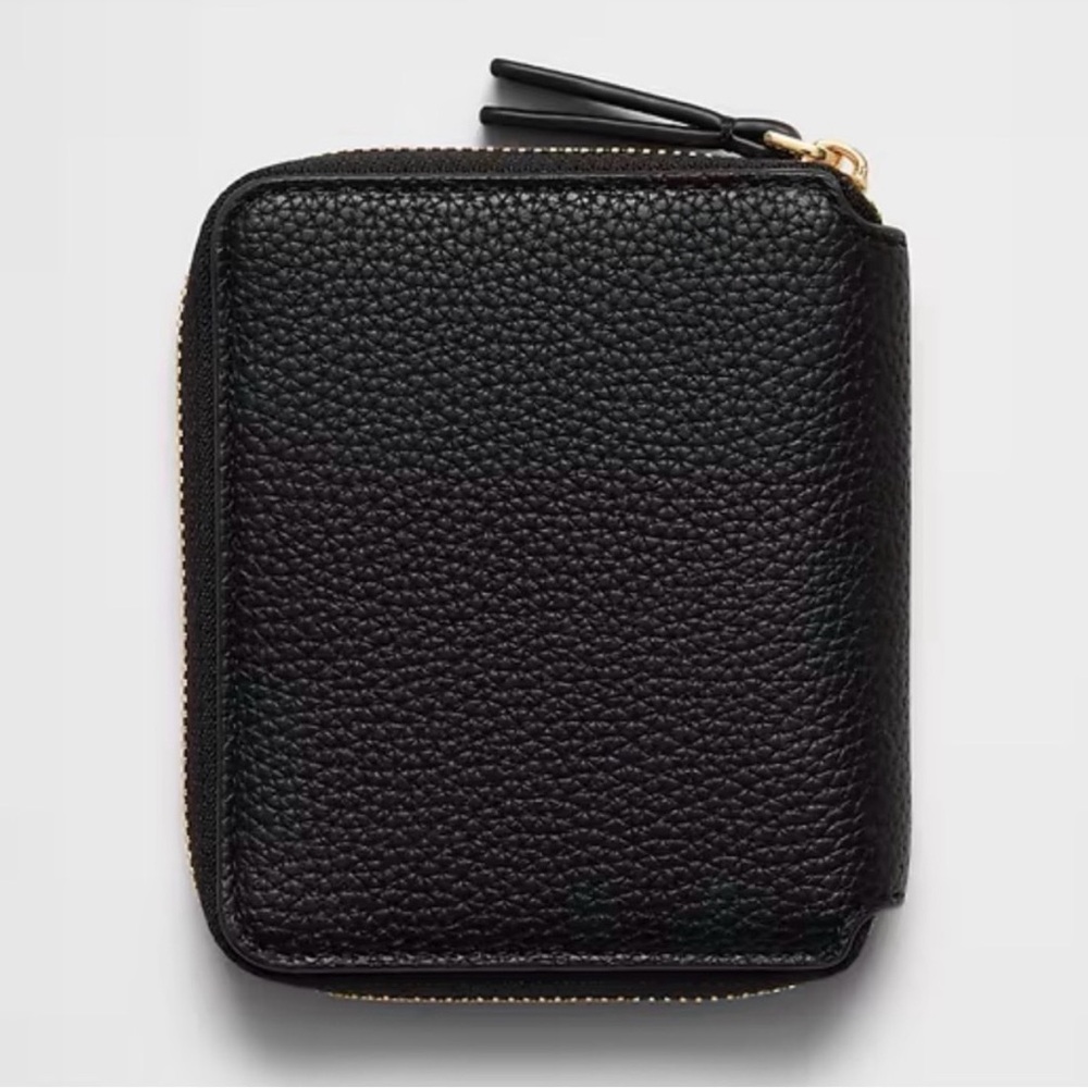 NWT Banana Republic vegan leather wallet